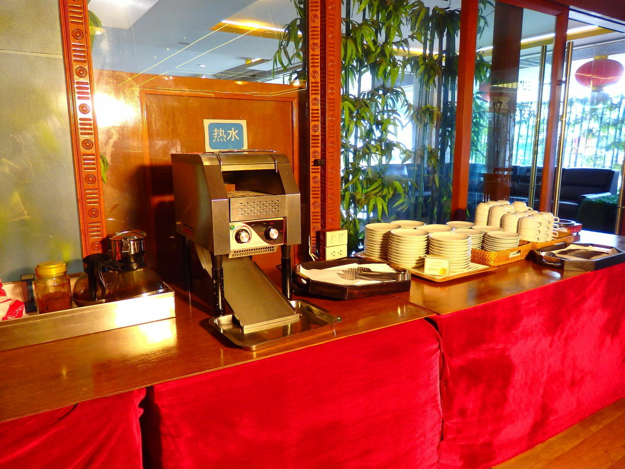 Pohseen Grand Palace Hotel Бангкок Экстерьер фото